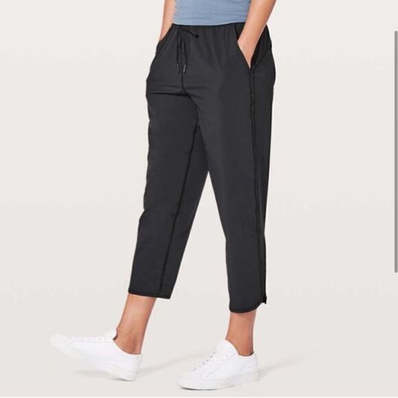 Lululemon Keep It Classic Crop Pant Black - Picture 1 of 13